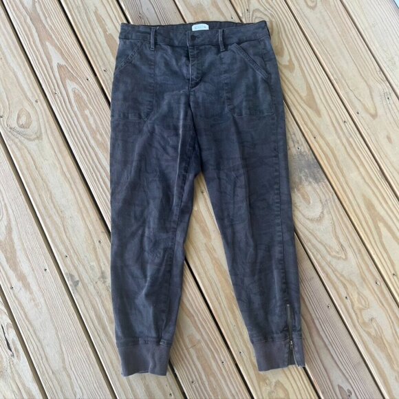 Evereve Julia Midnight Camo Mid Rise Utility Zipper Jogger Pants 31 - Picture 1 of 11